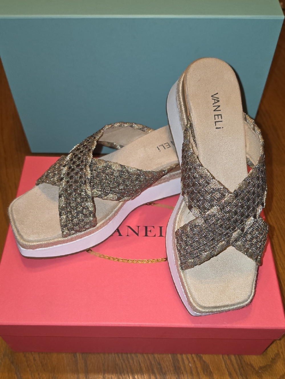 Vaneli Metallic Braided Crisscross Platform Sandal in Gold